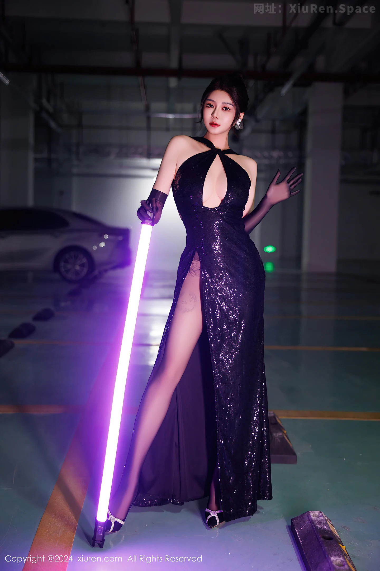 图片[2]-[XiuRen秀人网] VOL.9512 模特凯竹Quinn性感黑色连衣裙配黑丝袜秀丰腴身材撩人诱惑写真82P-秀人网官方网站